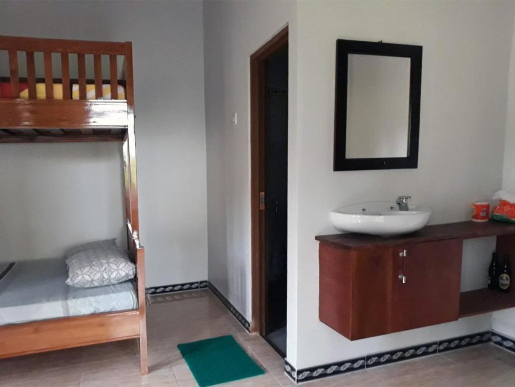 Red Island Bungalows Pasanggaran Pokój zdjęcie